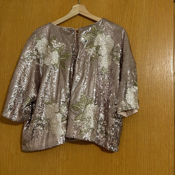 Arula Size B Sequin Top - Picture 2 of 5